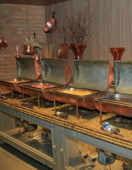 Café da manhã com pensão completa no Hotel Fazenda Gamela